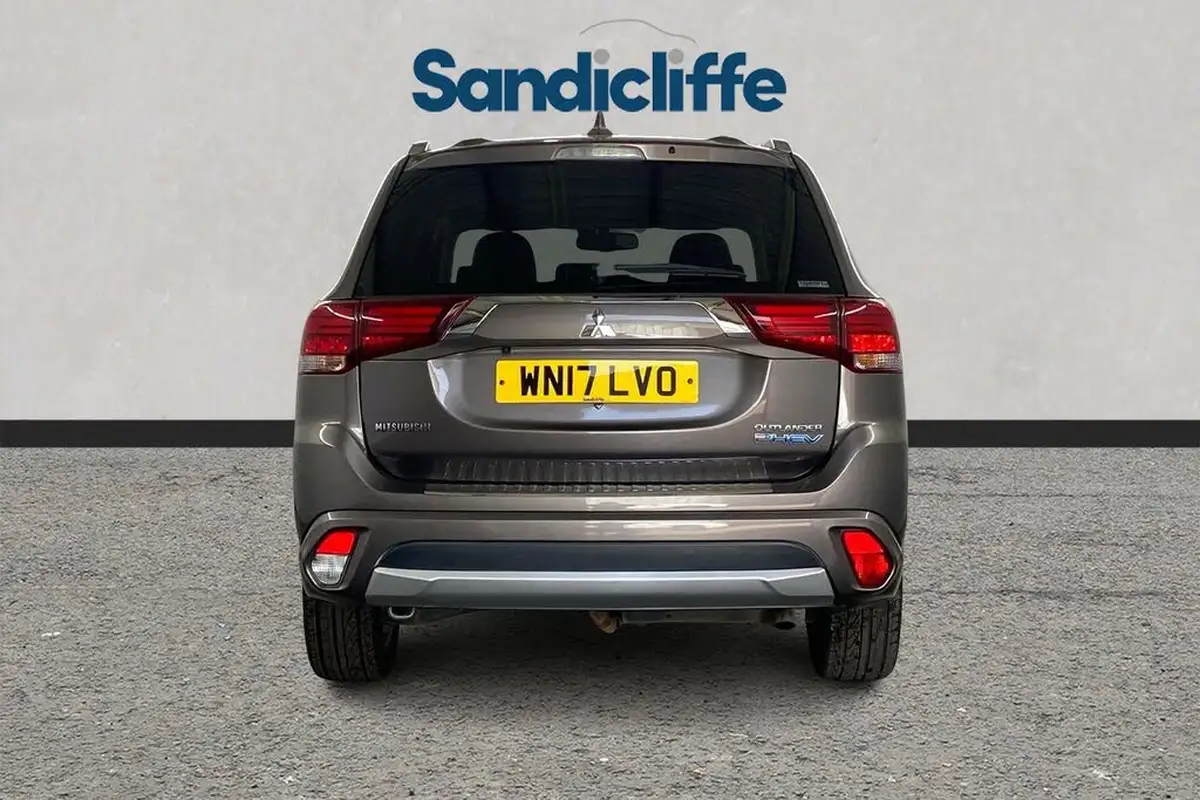2017-mitsubishi-outlander-20-4hs-phev-5st-big-4