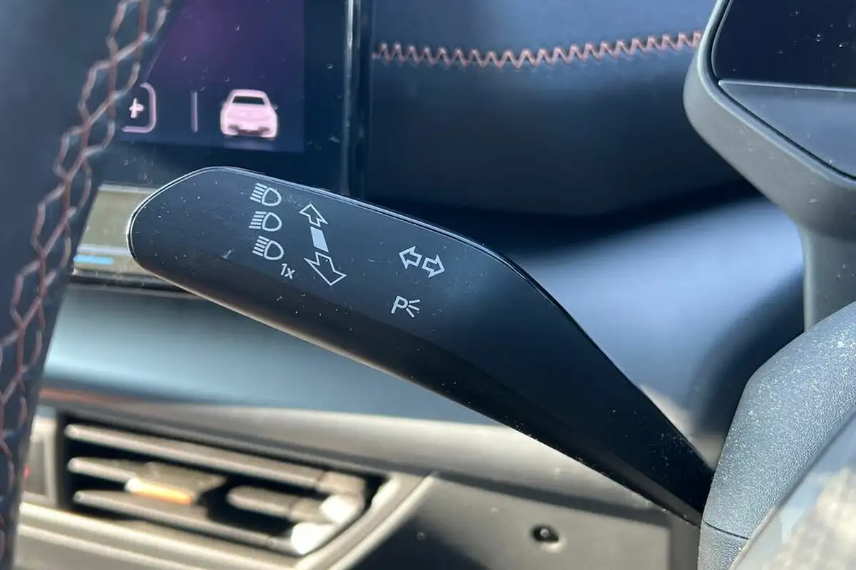 2022-cupra-born-e-v3-204ps-58kwh-big-26