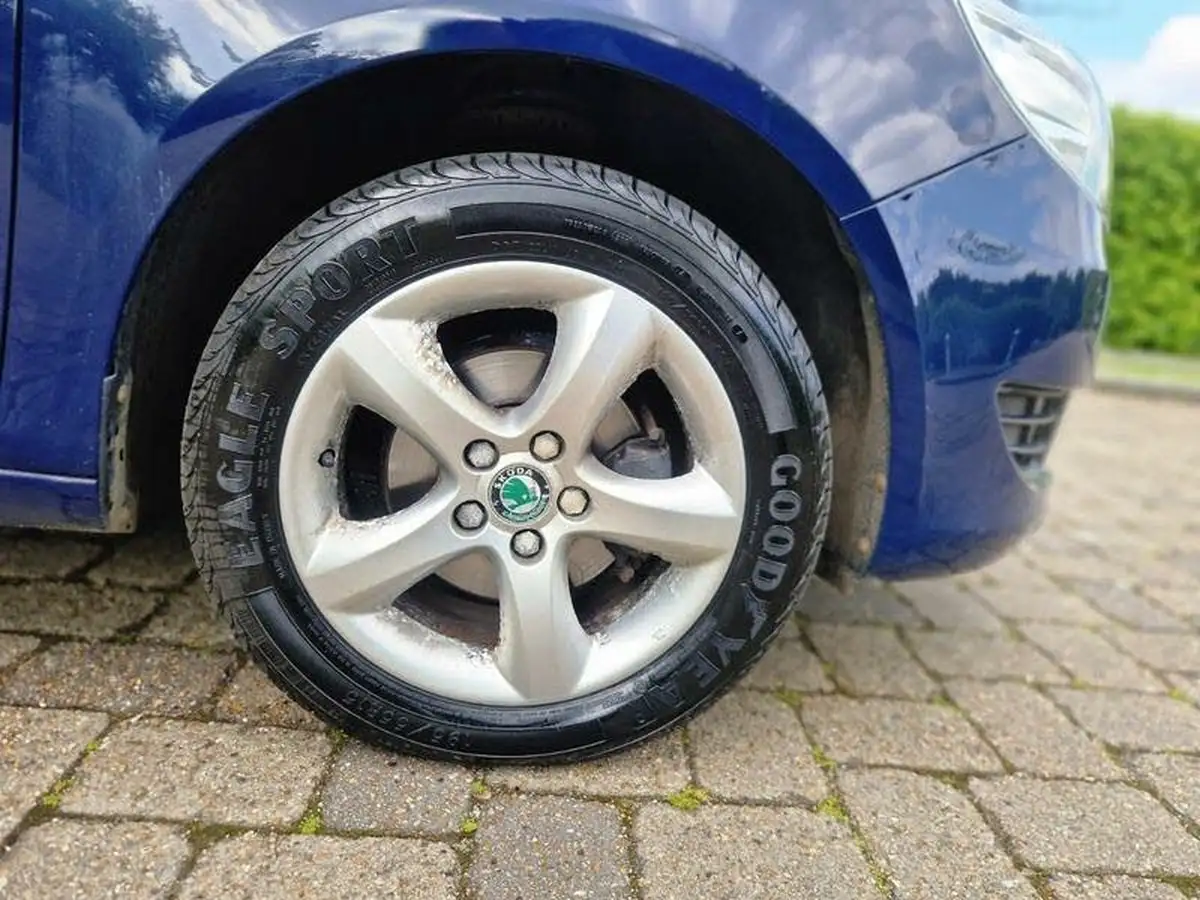 2012-skoda-fabia-14-se-mpi-85bhp-hatchback-big-24