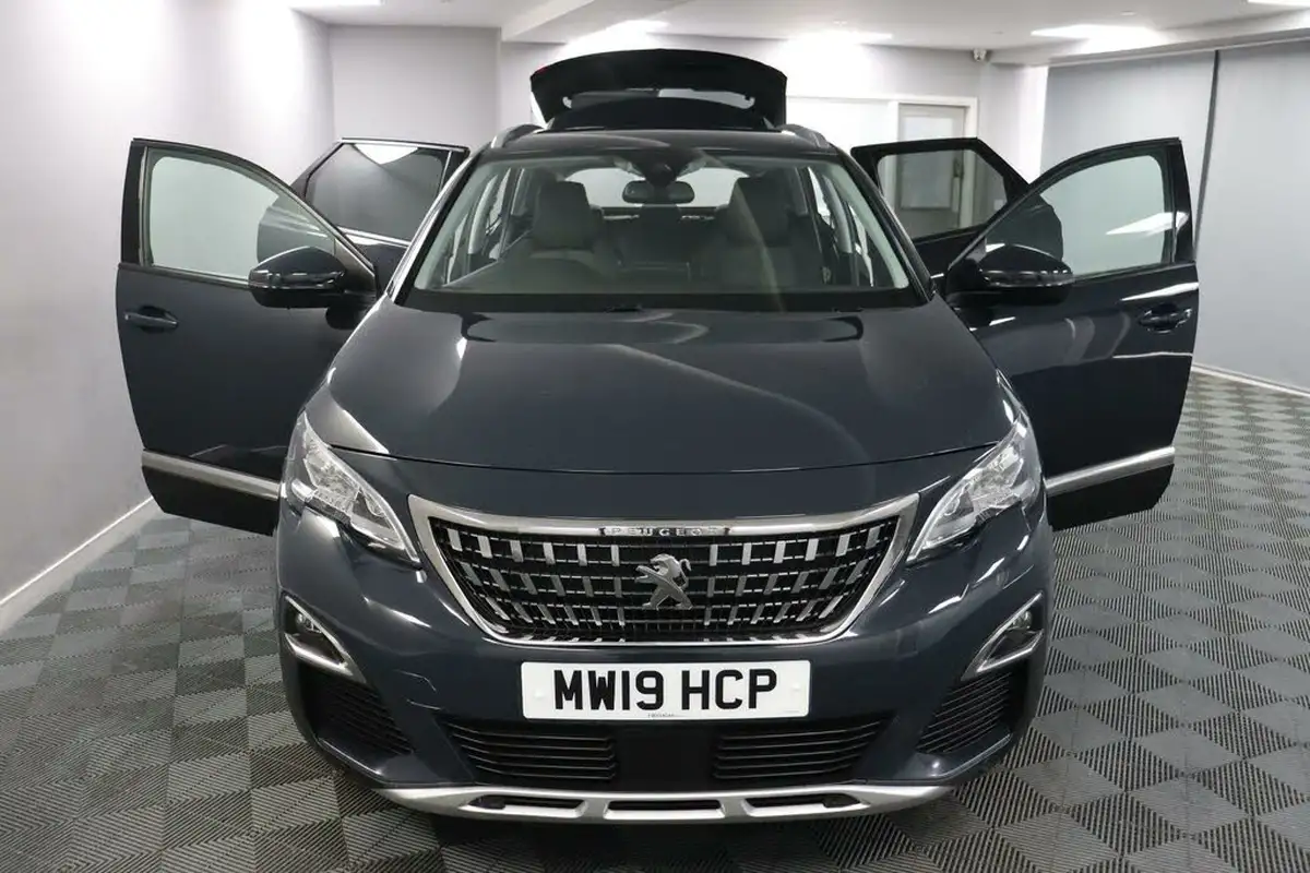 2019-peugeot-3008-suv-12-puretech-allure-big-5