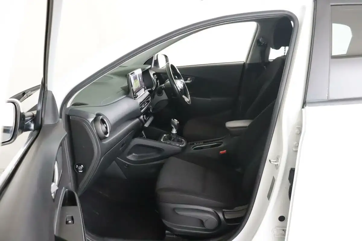 2021-hyundai-kona-10-t-gdi-premium-48-volt-mhev-big-9