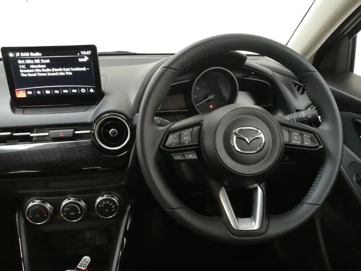 2024-mazda-mazda2-15-skyactiv-g-centre-line-big-6