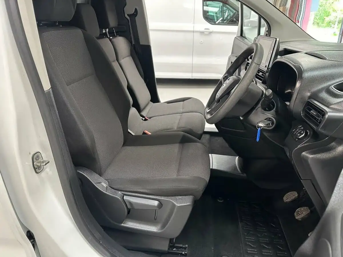 2021-vauxhall-combo-15cdti-sportive-2300-100pseu6dt-l2h1-panel-big-9