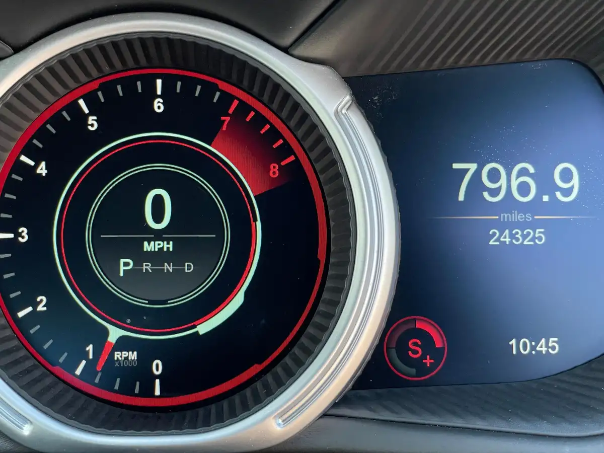 2020-aston-martin-db11-40-v8-503bhp-big-40
