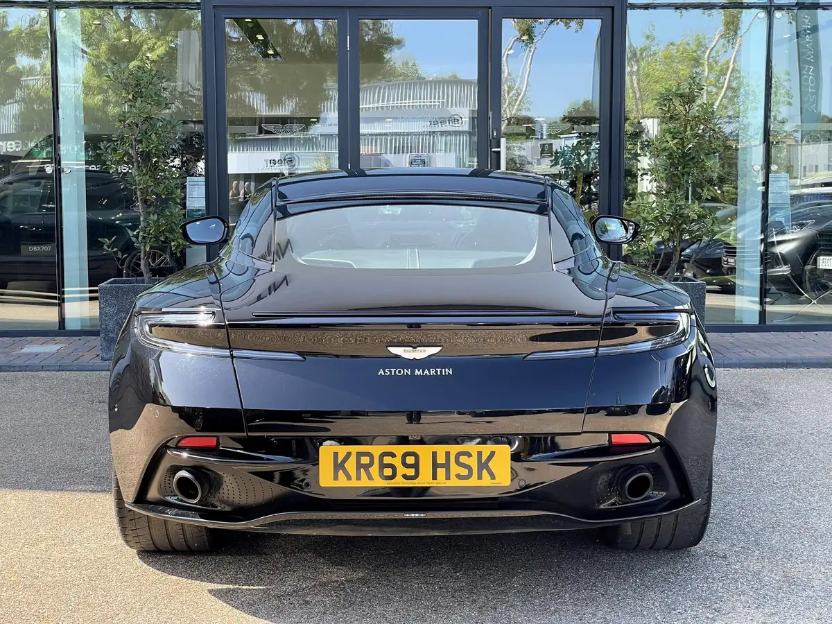 2020-aston-martin-db11-40-v8-503bhp-big-16