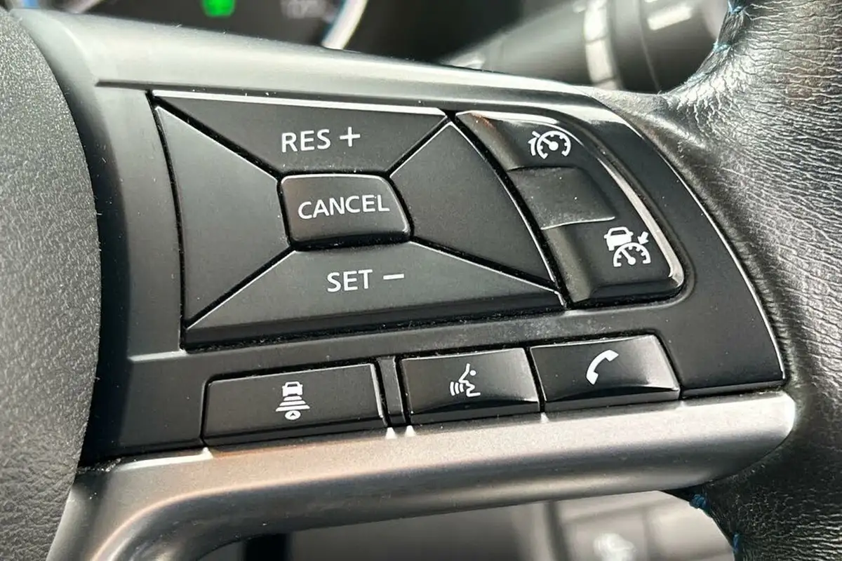 2021-nissan-leaf-e-n-connecta-big-40