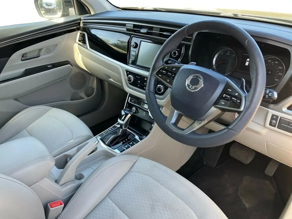 2020-kgm-ssangyong-korando-16td-pioneer-big-7
