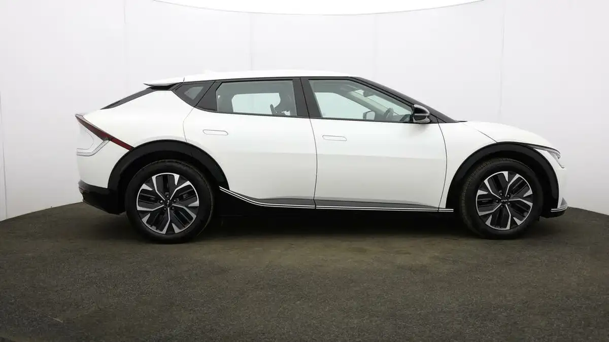 2022-kia-ev6-e-air-big-44