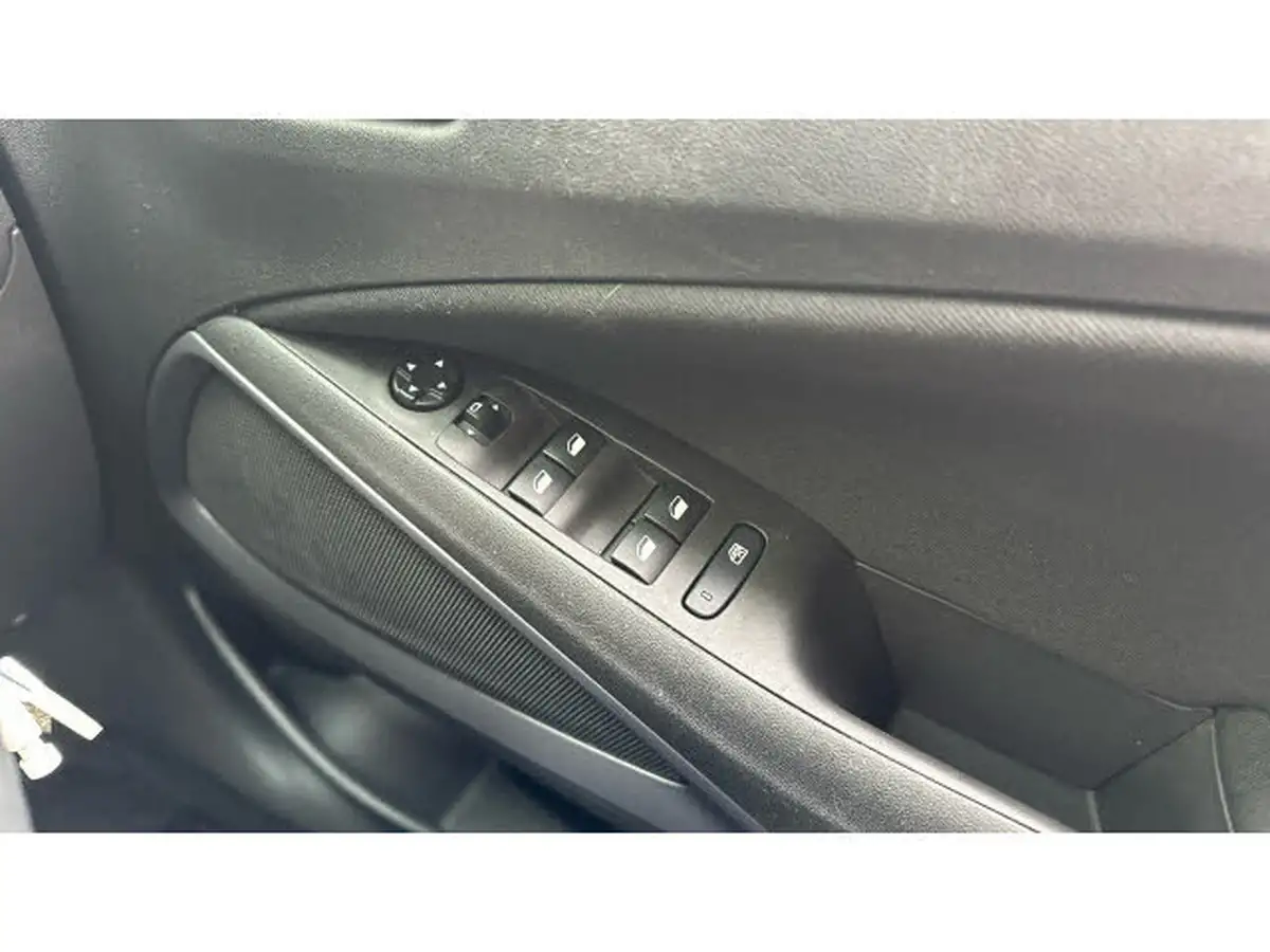 2022-vauxhall-crossland-12-design-110ps-big-29