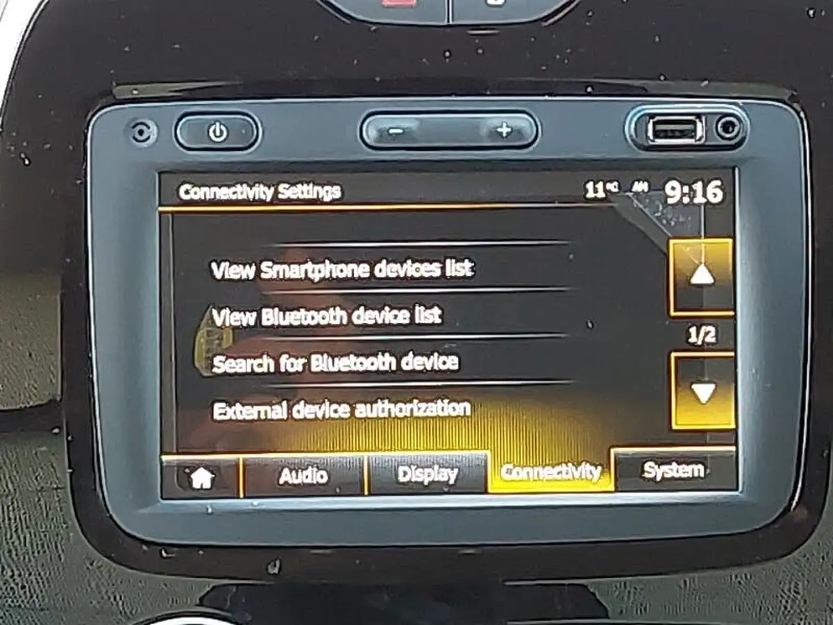 2019-renault-captur-09-tce-iconic-big-10