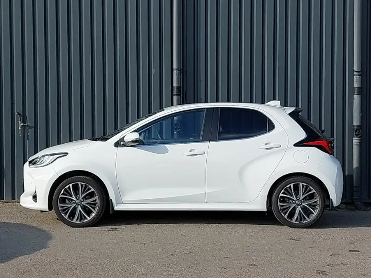 2022-toyota-yaris-15-vvt-i-excel-big-3