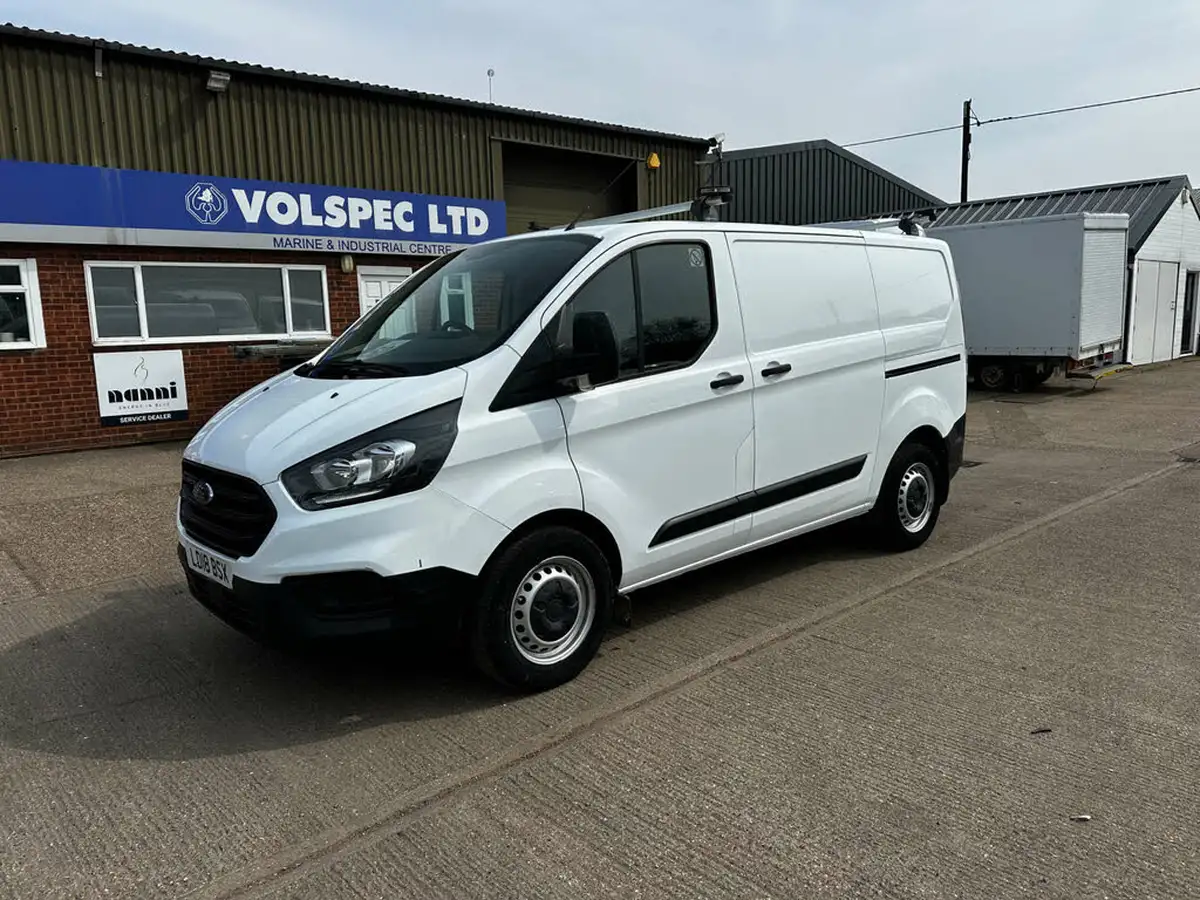2018-ford-transit-custom-20tdci-320-l1h1-105pseu6-panel-van-big-2