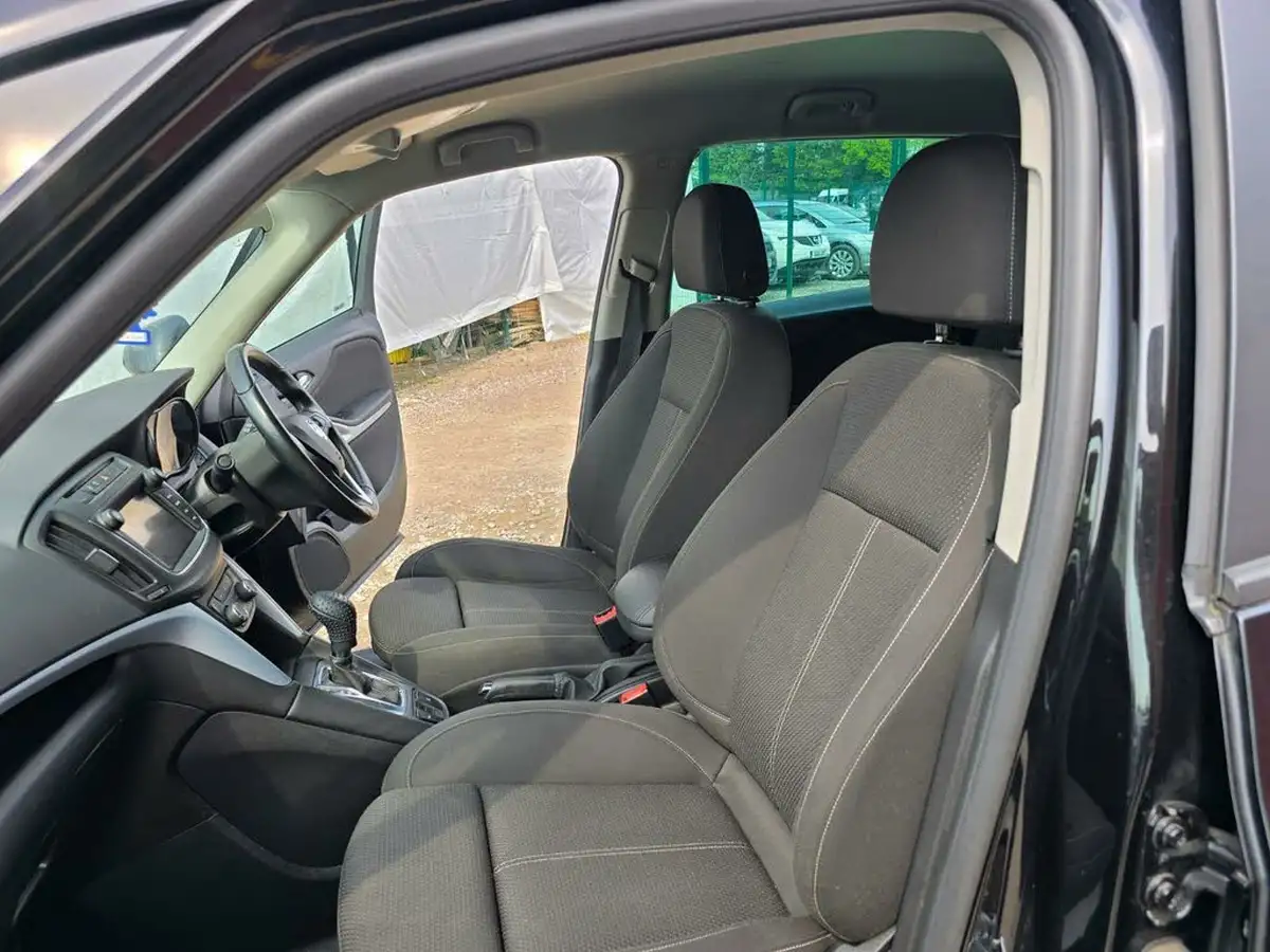 2017-vauxhall-zafira-tourer-14i-16v-turbo-sri-nav-leather-pk-auto-big-44