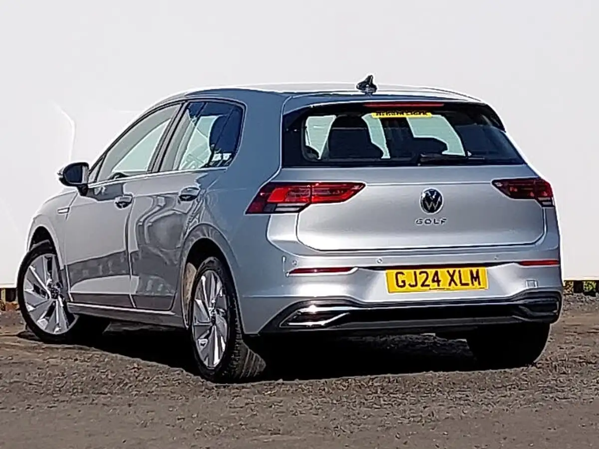 2024-volkswagen-golf-15-tsi-style-150ps-hatchback-big-1