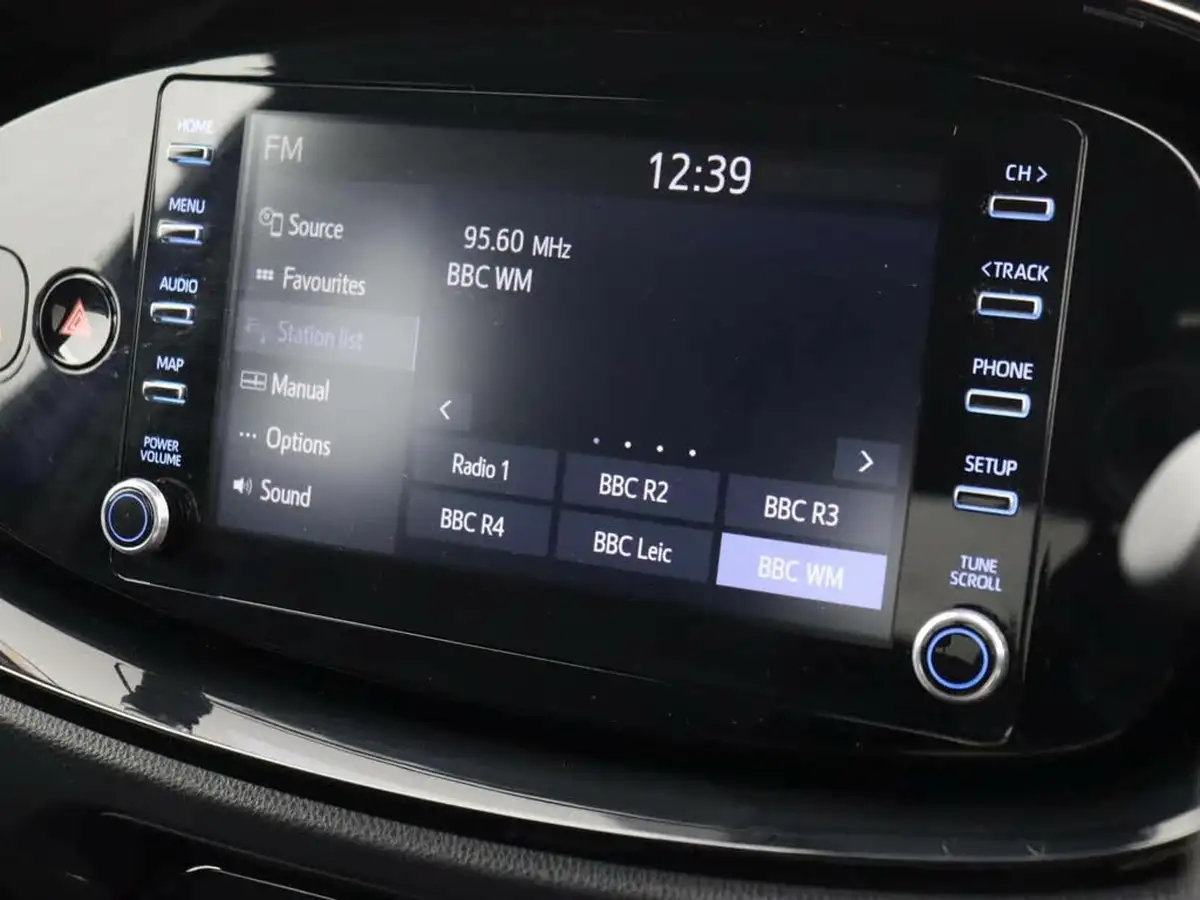 2022-toyota-aygo-x-10-vvt-i-edge-big-15