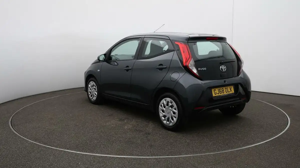 2018-toyota-aygo-10-vvt-i-x-play-71bhp-5d-big-53