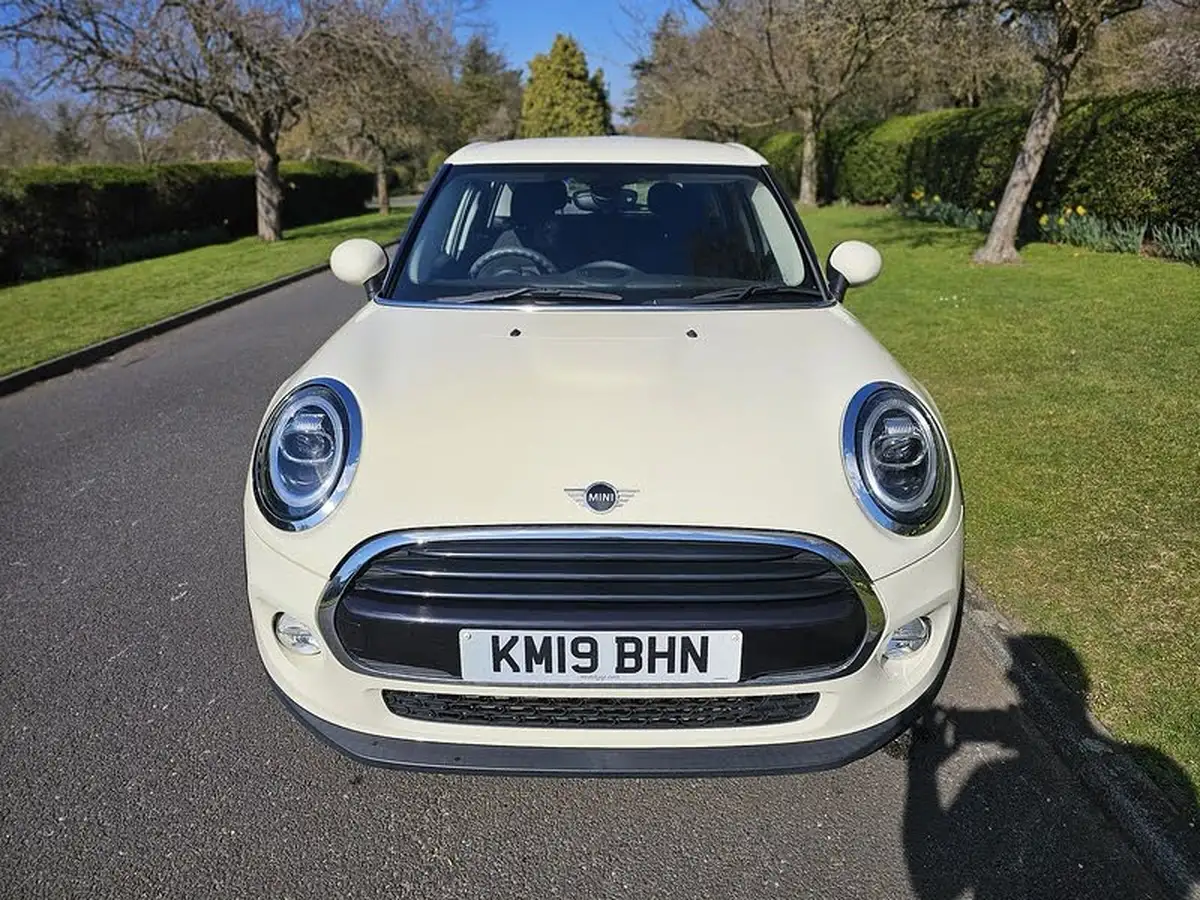 2019-mini-cooper-15-cooper-classic-hatchback-5d-big-8