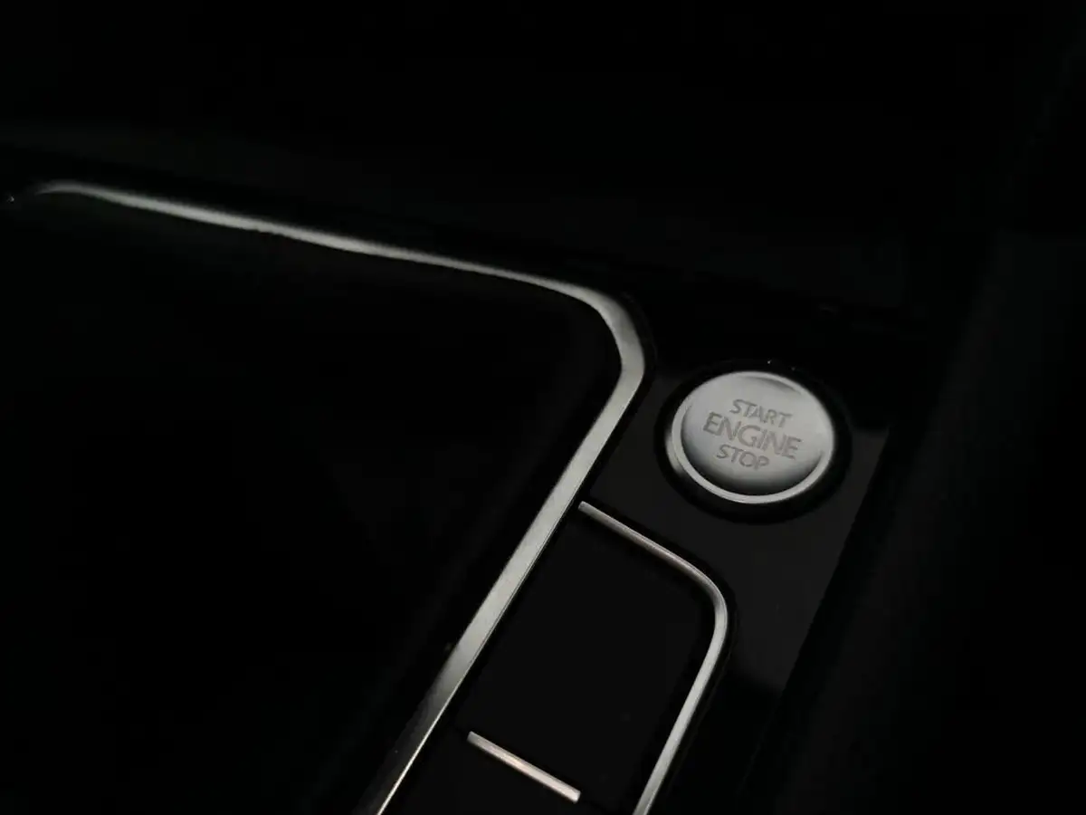 2020-volkswagen-passat-15-tsi-se-nav-saloon-4d-big-20