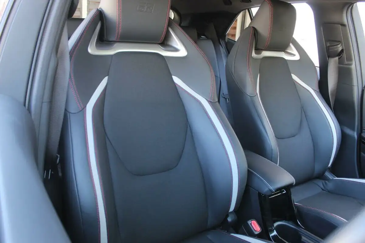 2023-toyota-corolla-18-vvt-i-gr-sport-138bhp-hatchback-big-23