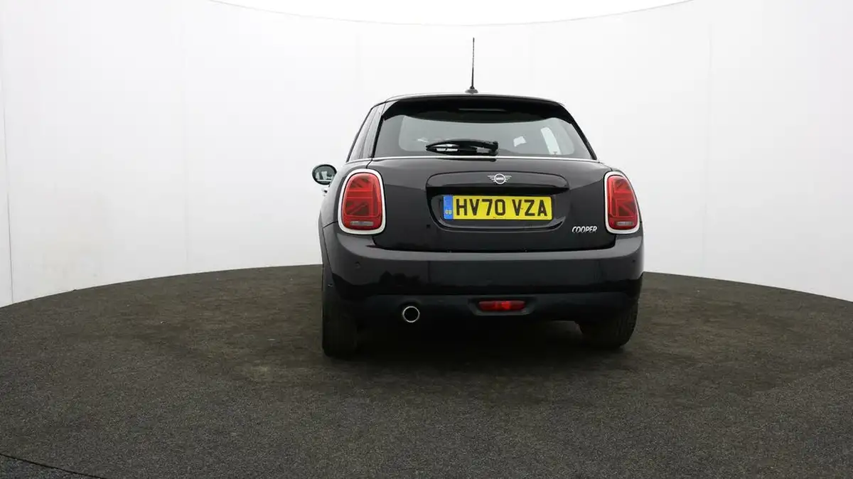 2020-mini-countryman-15-cooper-classic-big-35