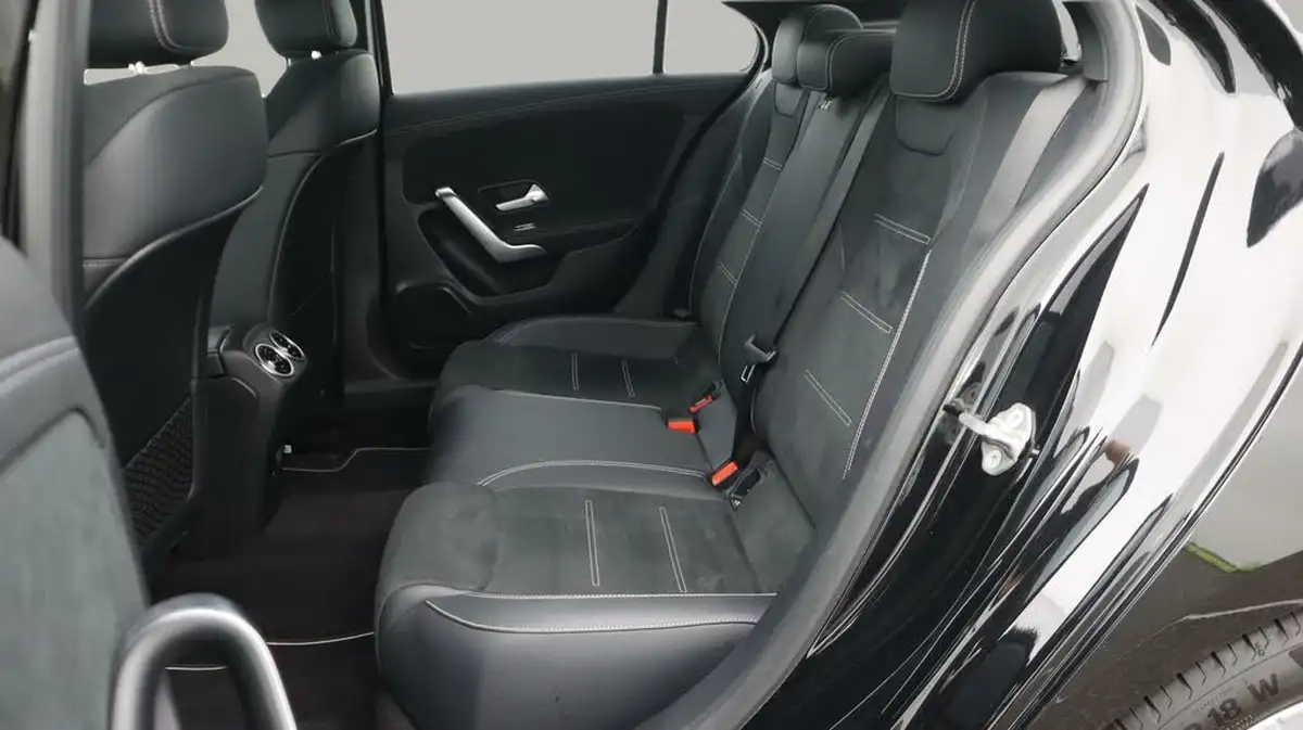 2022-mercedes-benz-a-class-13-a180-amg-line-executive-edition-saloon-4d-7g-dct-big-16