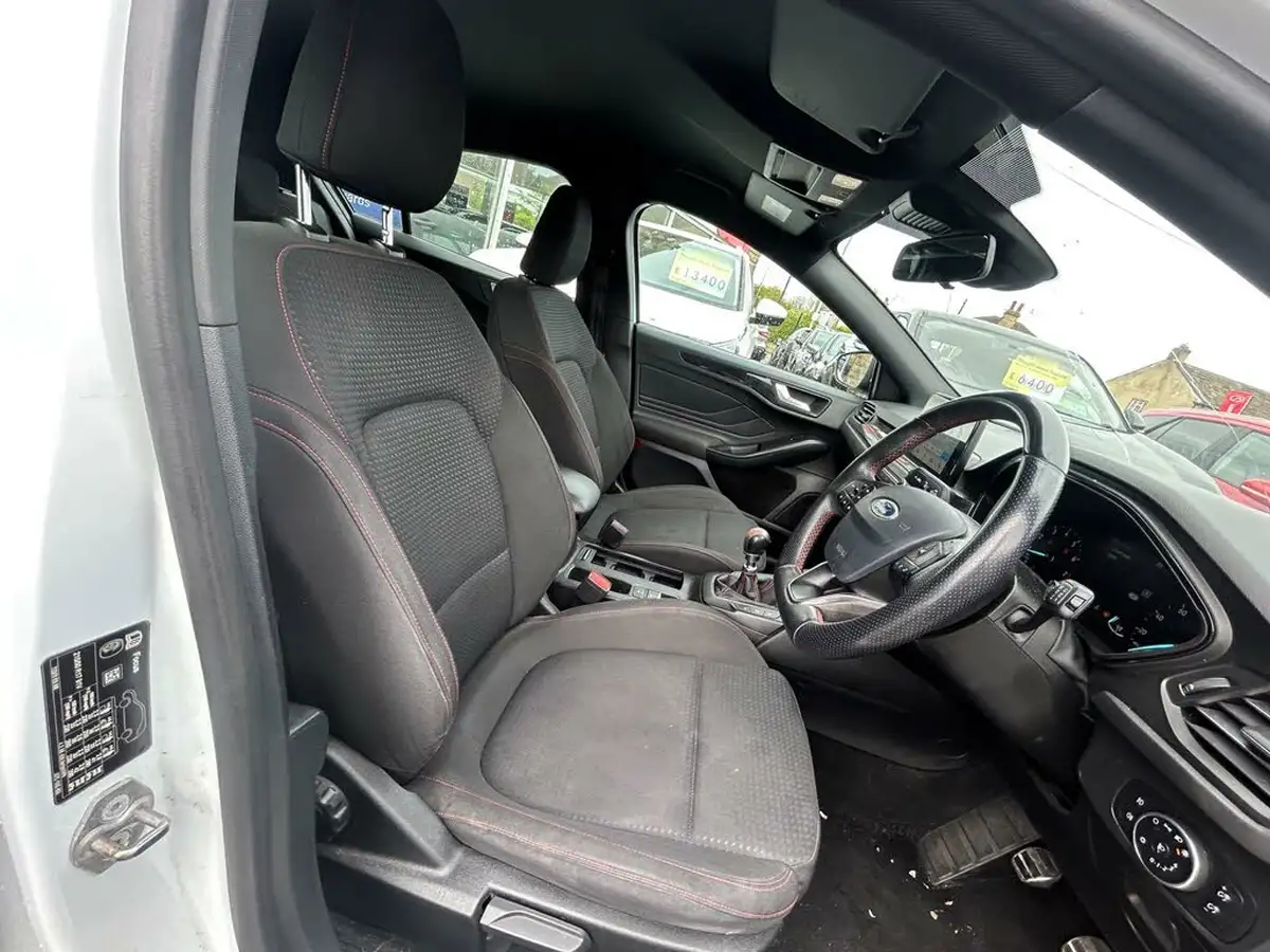 2019-ford-focus-10t-st-line-hatchback-big-7