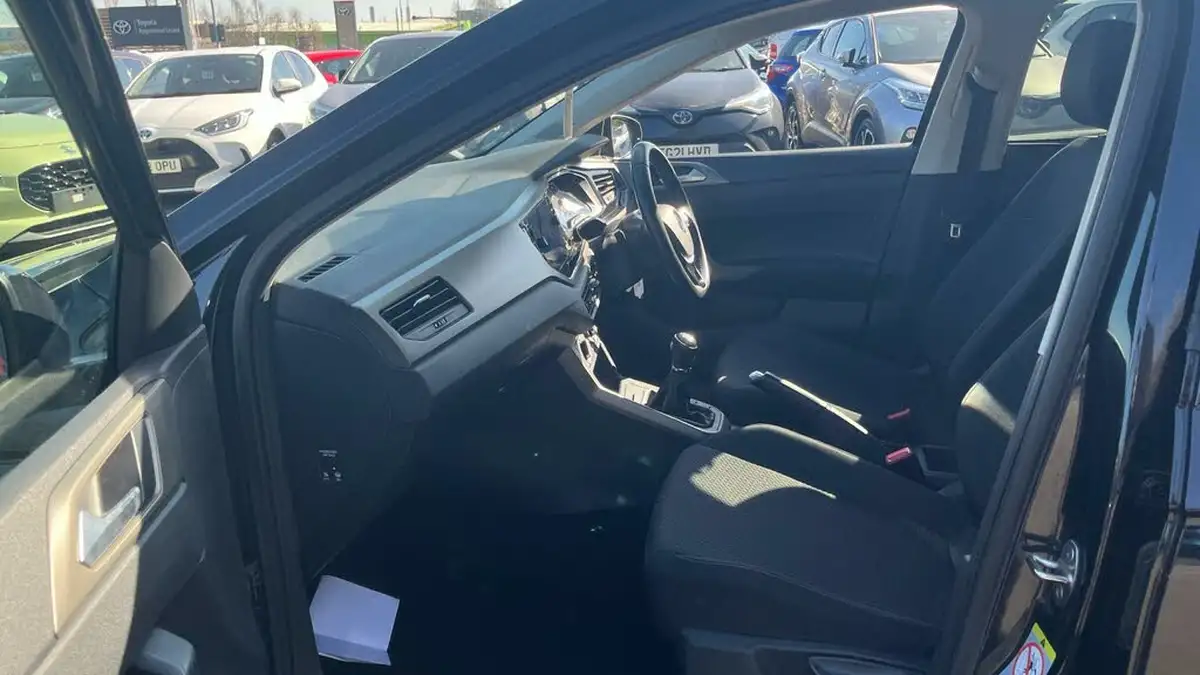 2021-volkswagen-polo-10-tsi-match-big-9