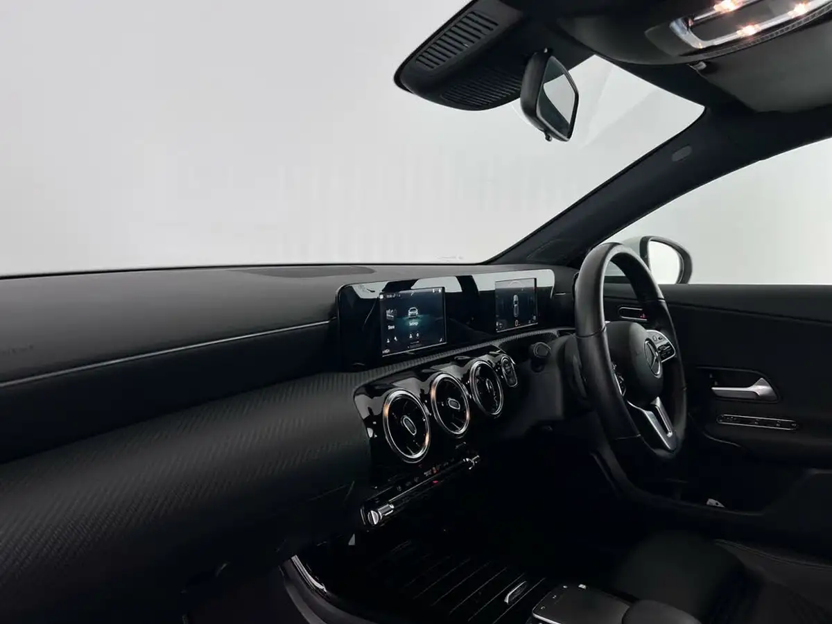 2021-mercedes-benz-a-class-13-a180-se-7g-dct-big-12