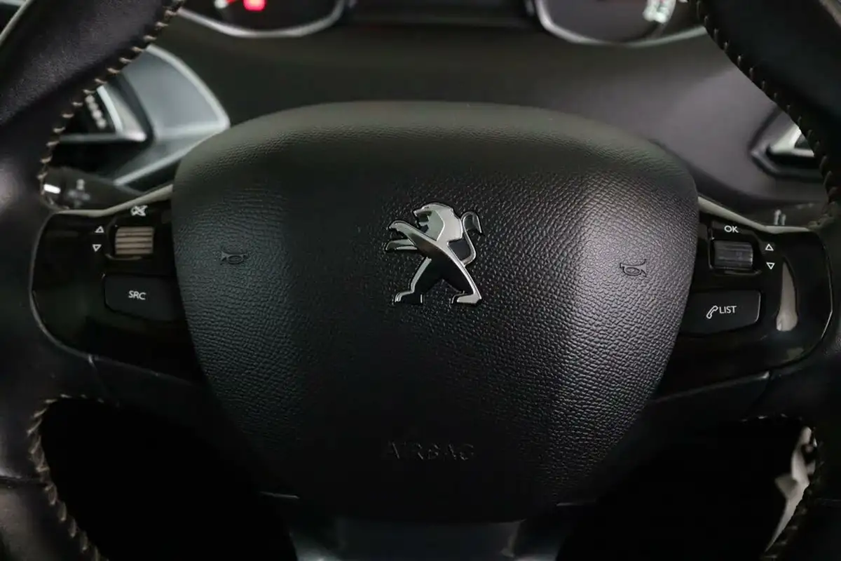 2020-peugeot-308-12-puretech-allure-130bhp-big-17