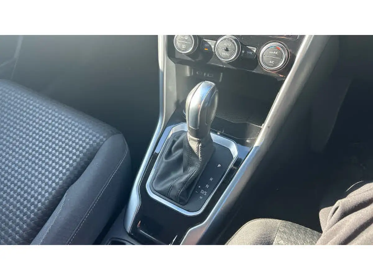 2021-volkswagen-t-roc-15-tsi-active-hatchback-5d-dsg-big-12