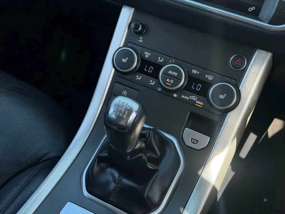 2015-land-rover-range-rover-evoque-20ed4-se-tech-ss-hatchback-5d-big-13