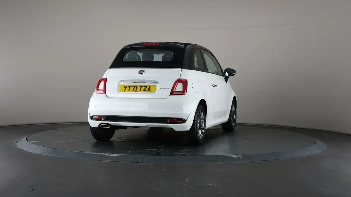 2021-fiat-500c-10-hey-google-big-60