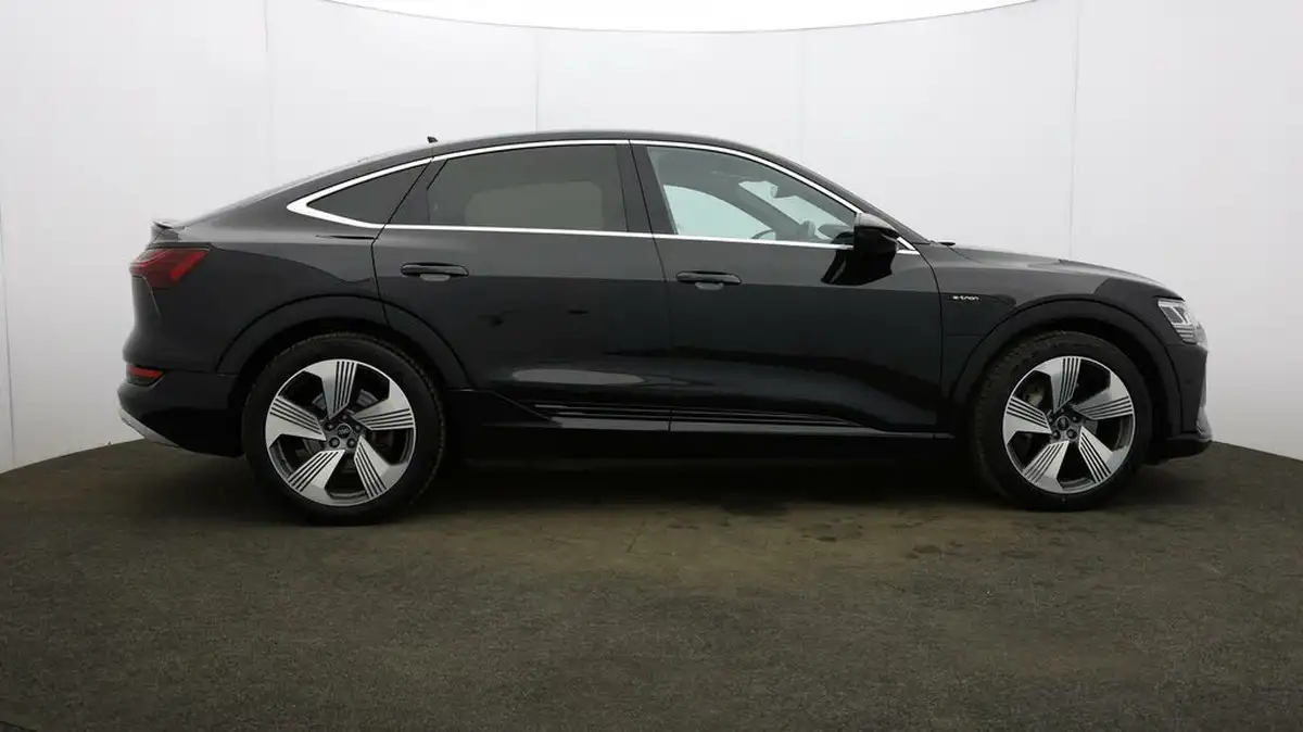 2021-audi-e-tron-50e-s-line-sportback-big-45