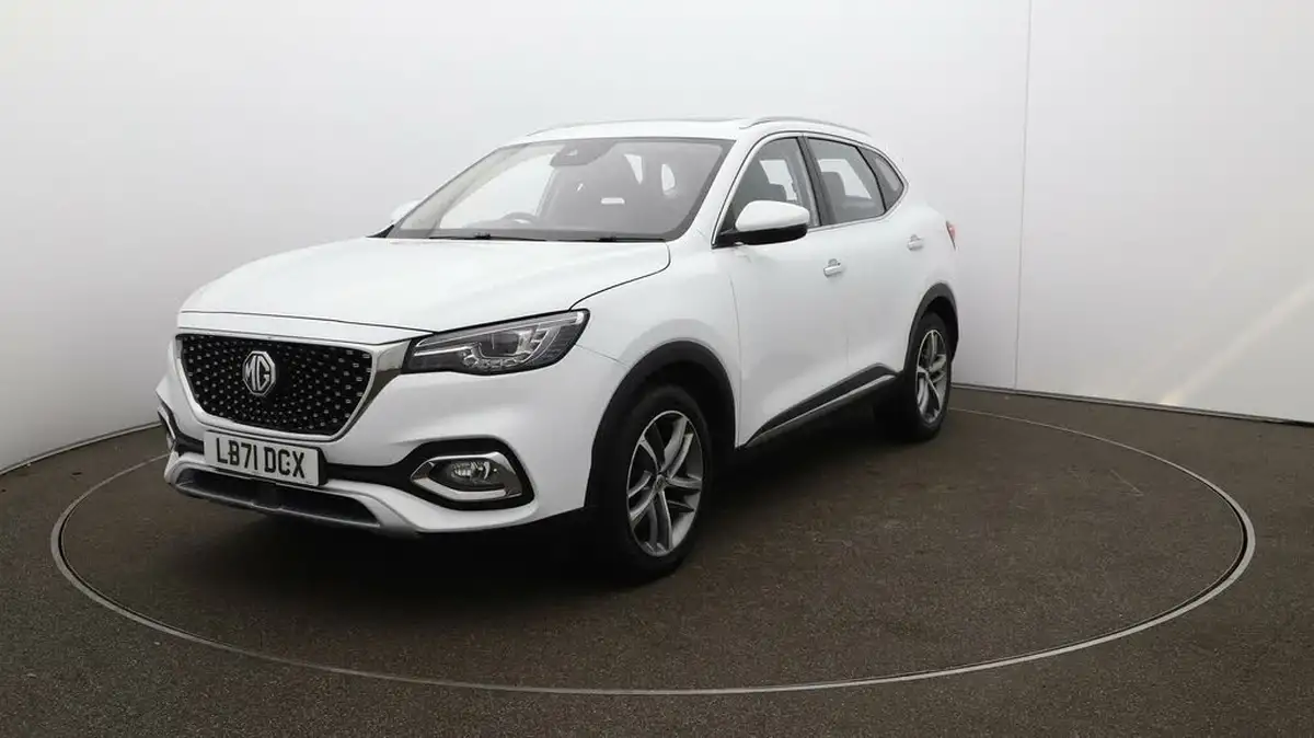 2022-mg-hs-15t-gdi-exclusive-162ps-big-30