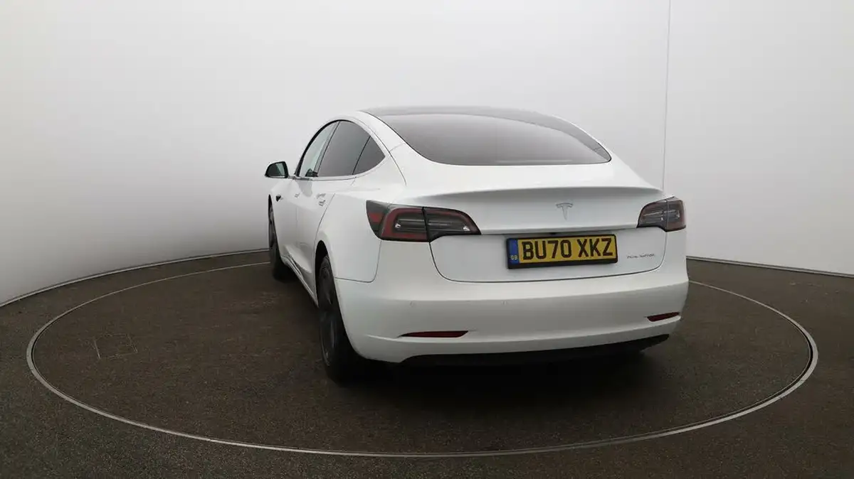 2020-tesla-model-3-e-long-range-big-50