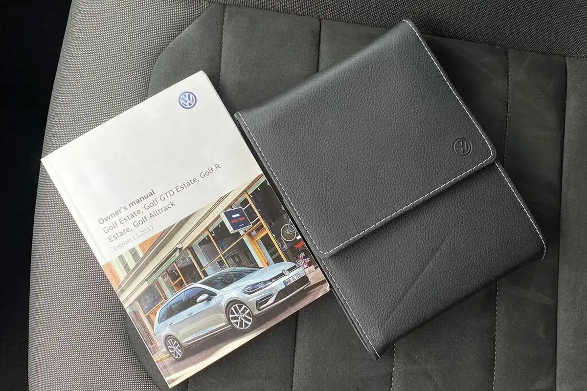 2018-volkswagen-golf-20tdi-gt-estate-5d-dsg-big-17