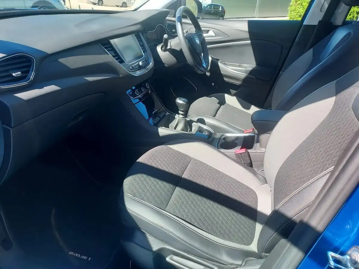 2021-vauxhall-grandland-x-12-griffin-big-25
