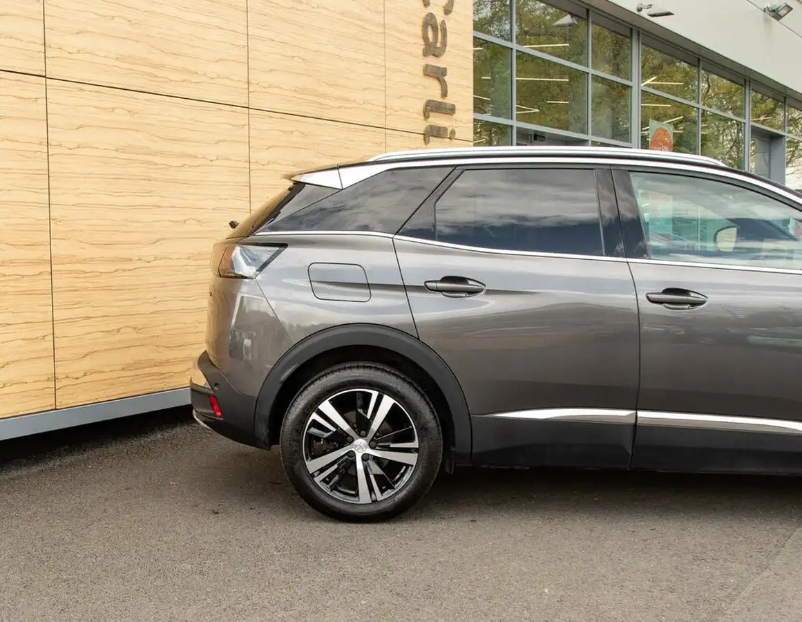 2022-peugeot-3008-suv-15-bluehdi-gt-big-7