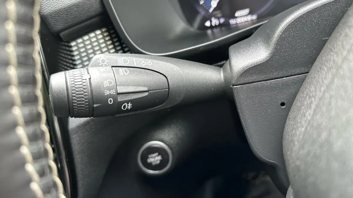2020-volvo-xc40-15-t3-r-design-big-36