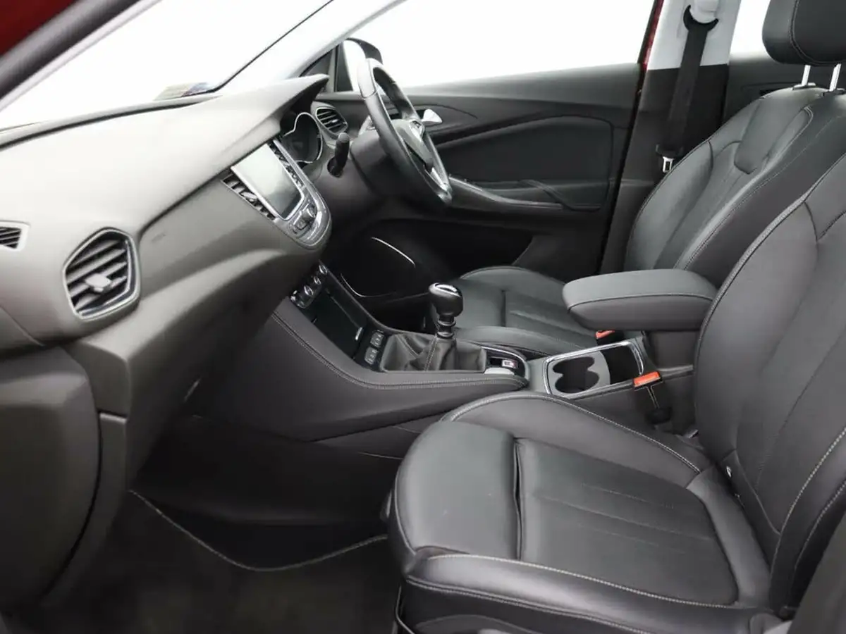2021-vauxhall-grandland-x-15td-elite-nav-big-8