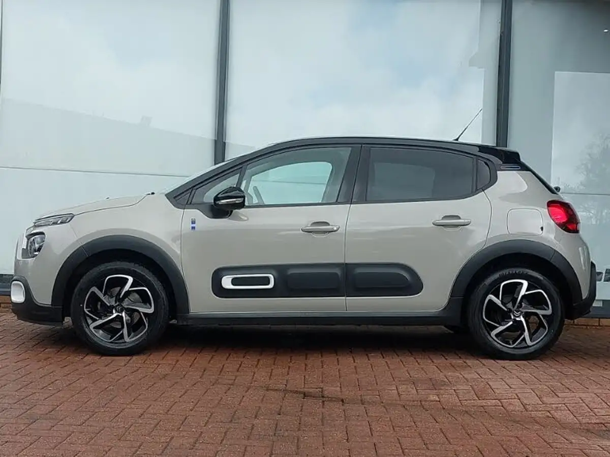 2022-citroen-c3-12-puretech-saint-james-83ps-big-3