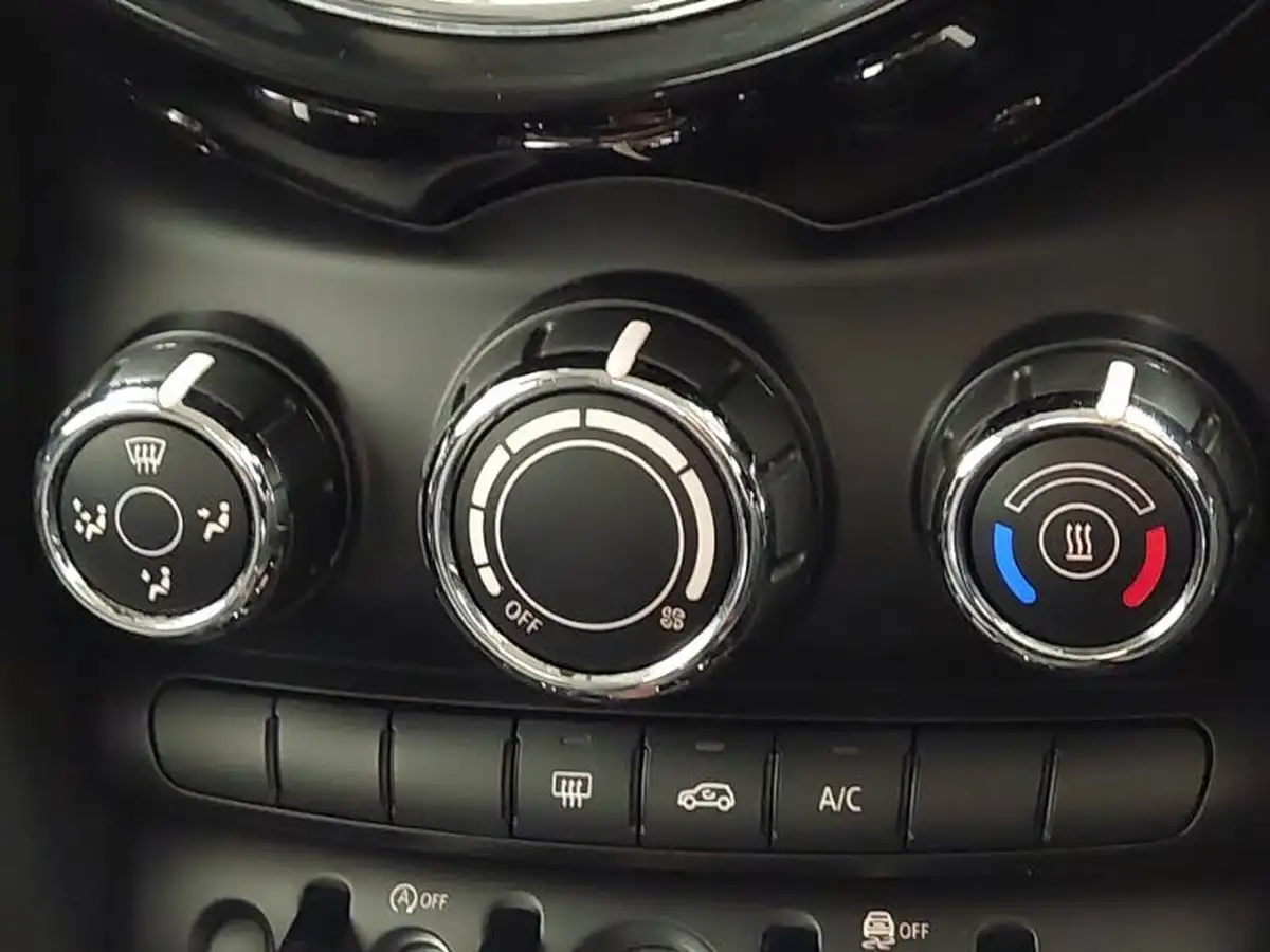 2017-mini-cooper-15-cooper-ss-hatchback-5d-big-13