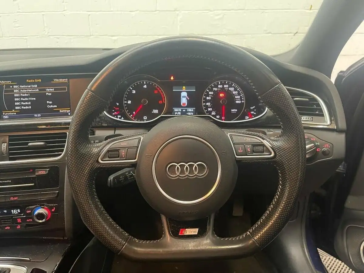 2014-audi-a4-20td-black-edition-177ps-multitronic-big-14