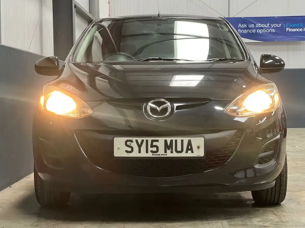 2015-mazda-mazda2-13-black-edition-big-12