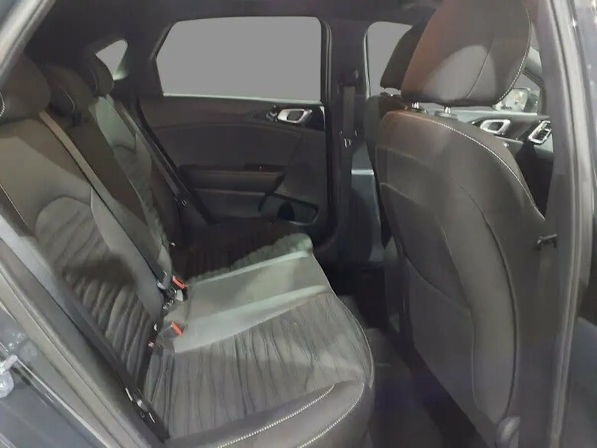 2022-kia-ceed-15-t-gdi-gt-line-big-7