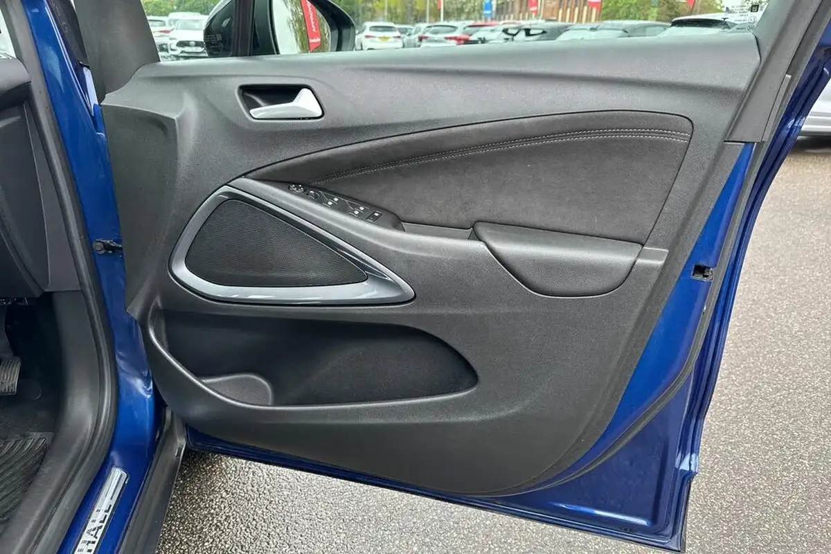 2022-vauxhall-crossland-12-ultimate-130ps-big-20