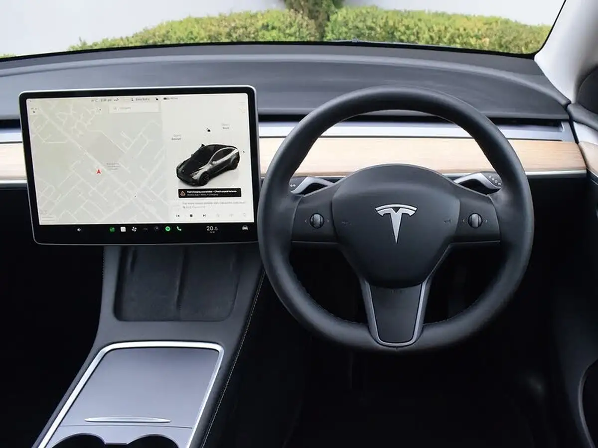 2022-tesla-model-y-e-long-range-big-12