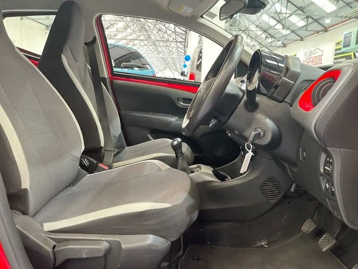 2021-toyota-aygo-10-vvt-i-x-play-tss-big-12