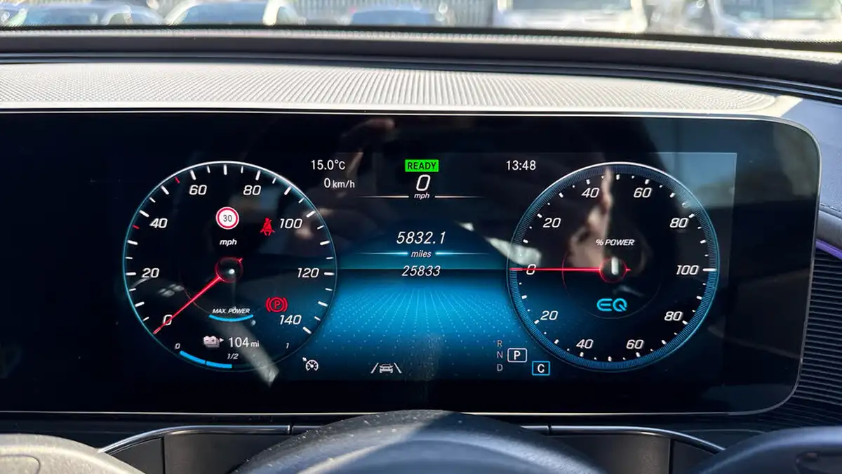 2022-mercedes-benz-eqc-e-eqc-400-amg-line-big-12