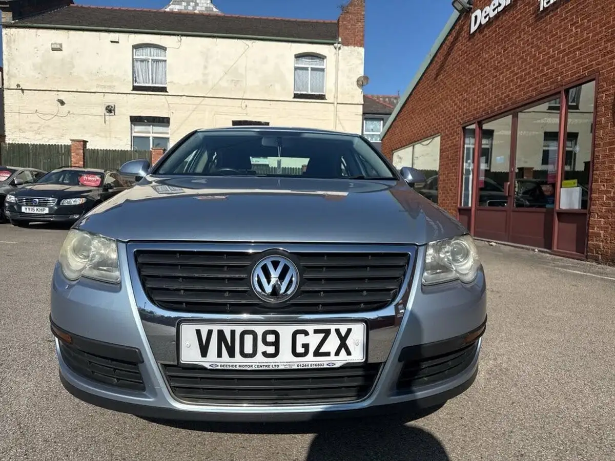 2009-volkswagen-passat-20td-bluemotion-2-saloon-4d-big-36